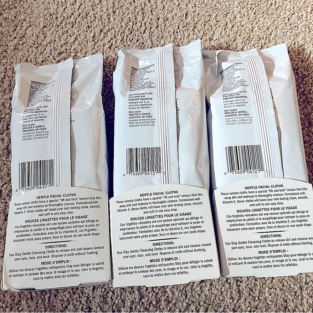 Olay Gentle Facial Cleansing Cloths Fragrance-Free 3 Packs - (90 Total) - Picture 2 of 3